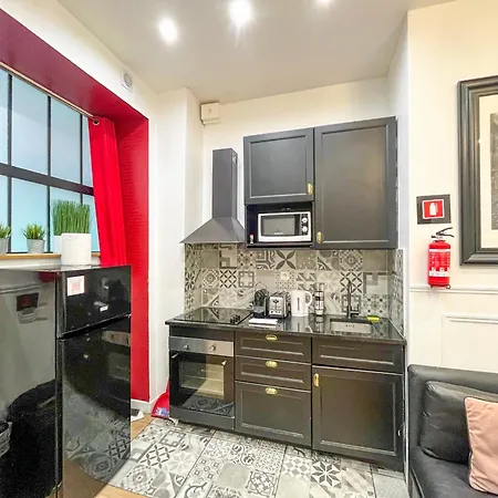 Urban Flat 55 - Triplex Flat Marilyn Monroe *